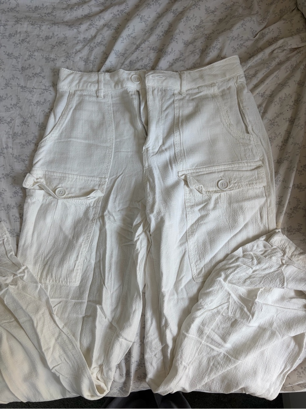 Forever 21 White Flare Wide-Leg Cargo Jeans